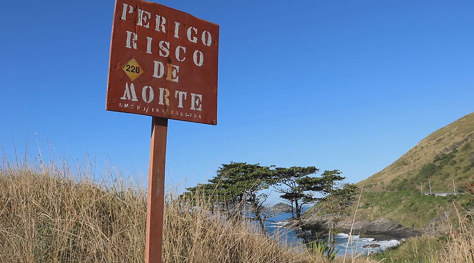 placa perigo de morte na praia do secreto